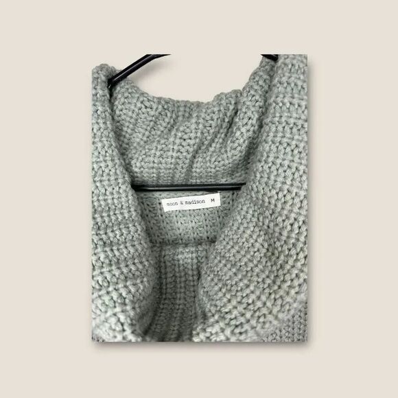 Moon & Madison Chubky Knit Sage Green Cowl Neck Sweater Medium - Picture 3 of 4